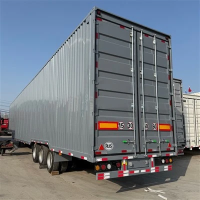 Semiremorcă cu cutie pentru logistică expresă